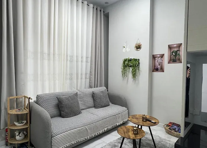 Smile In Center * تيرانا